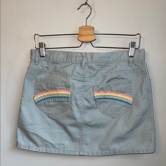 Marc Jacob’s skirt  light blue denim skirt with rainbows on the pockets SZ 8 - Picture 1 of 4